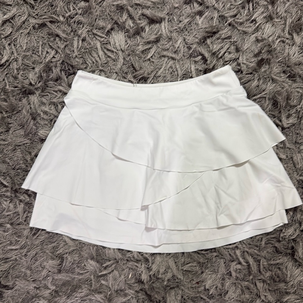 Cute petal skirt with attached shorts